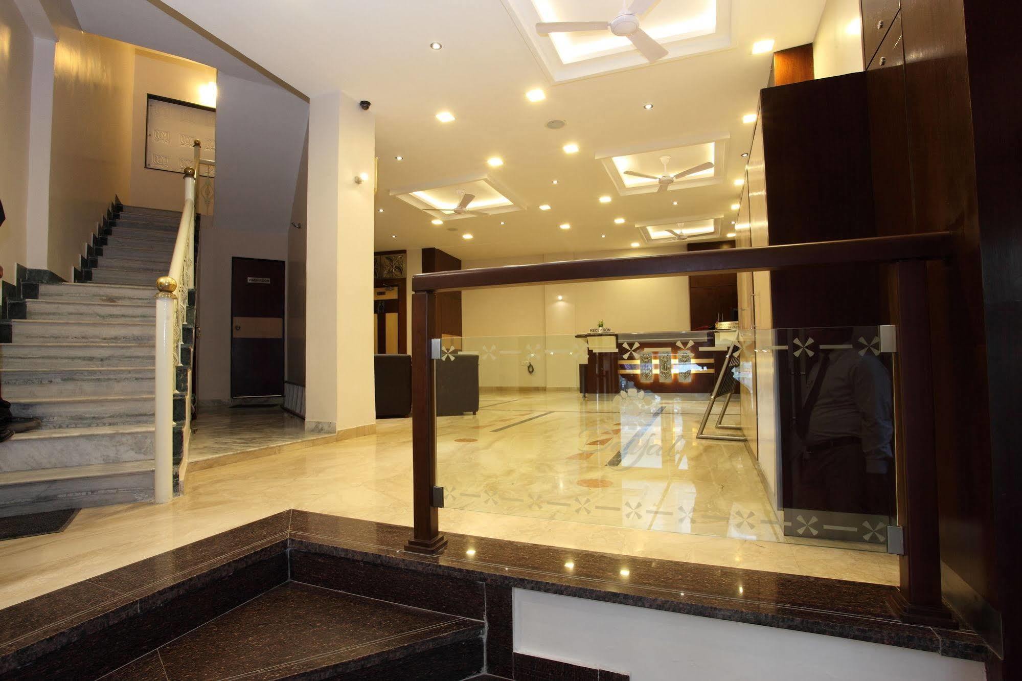 Hotel Dayal Udaipur Ngoại thất bức ảnh