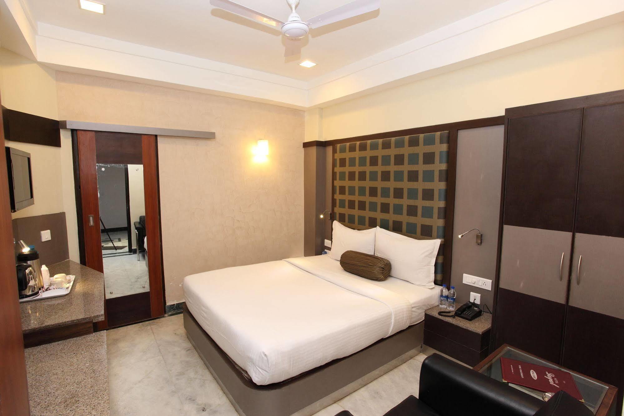 Hotel Dayal Udaipur Ngoại thất bức ảnh